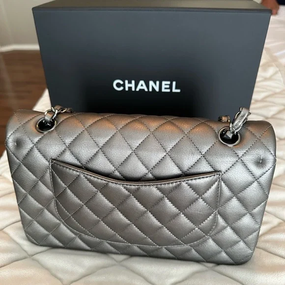 Like new Chanel medium classic flap Ruthenium! - Picture 3 of 5